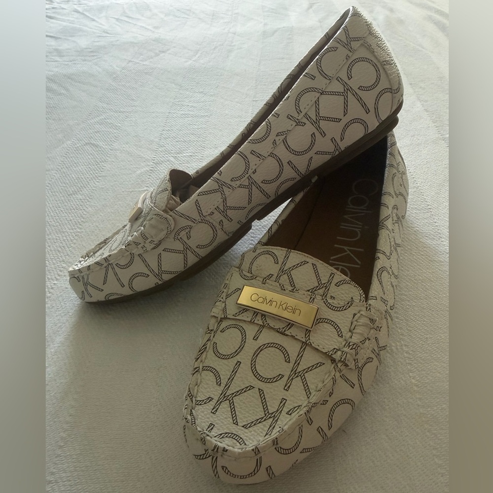 Calvin Klein Leta Driving Loafers CK Monogram Cream Ivory Taupe Gold Size 6.5
